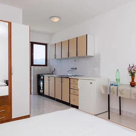 Studio Pjestata 14440a